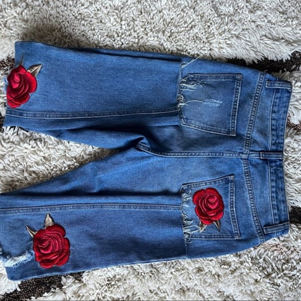 Misguided Blue Riot Embroidered Rose Ripped Mom Jeans 8 - Picture 9 of 9